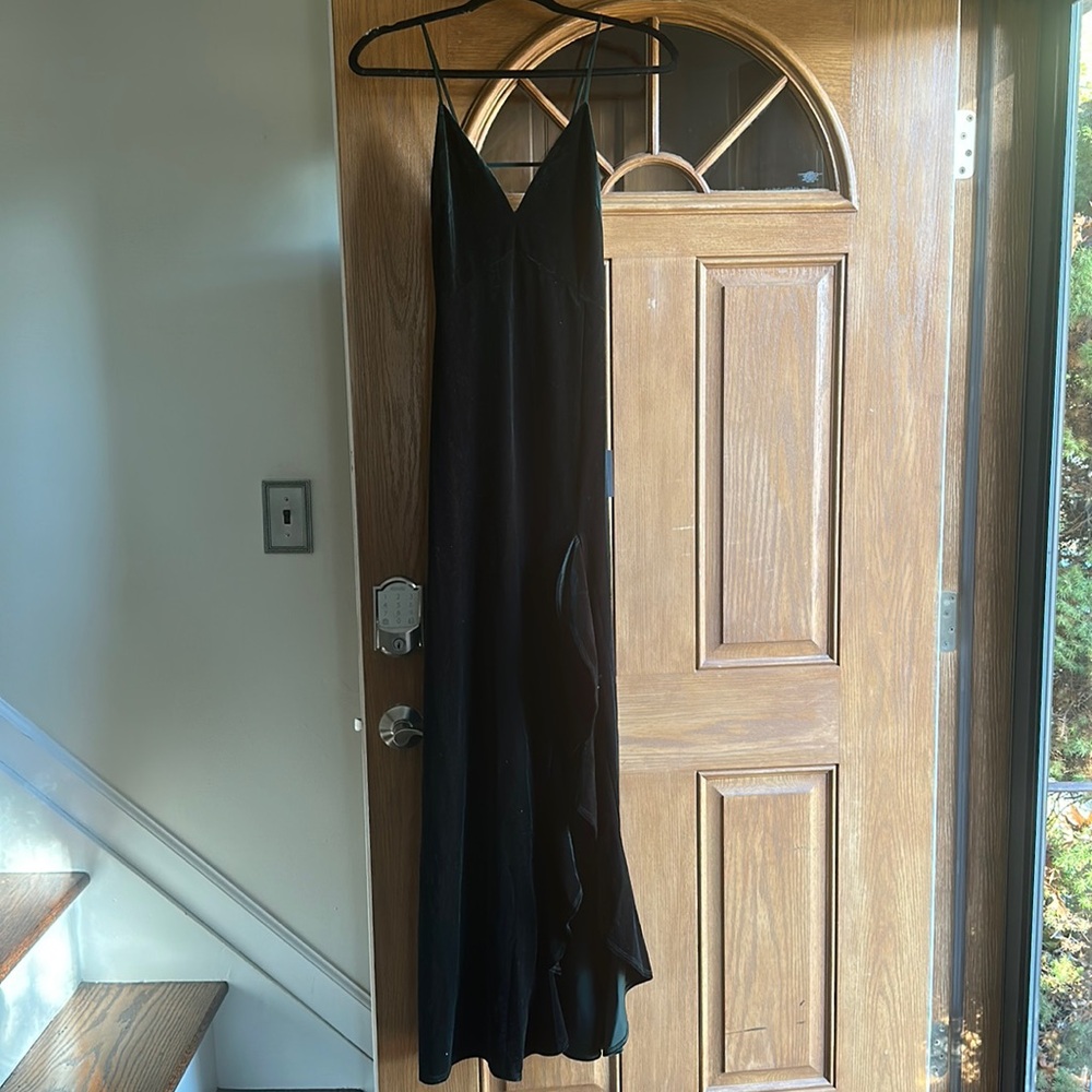 Green velvet Lulus dress. New with tags.